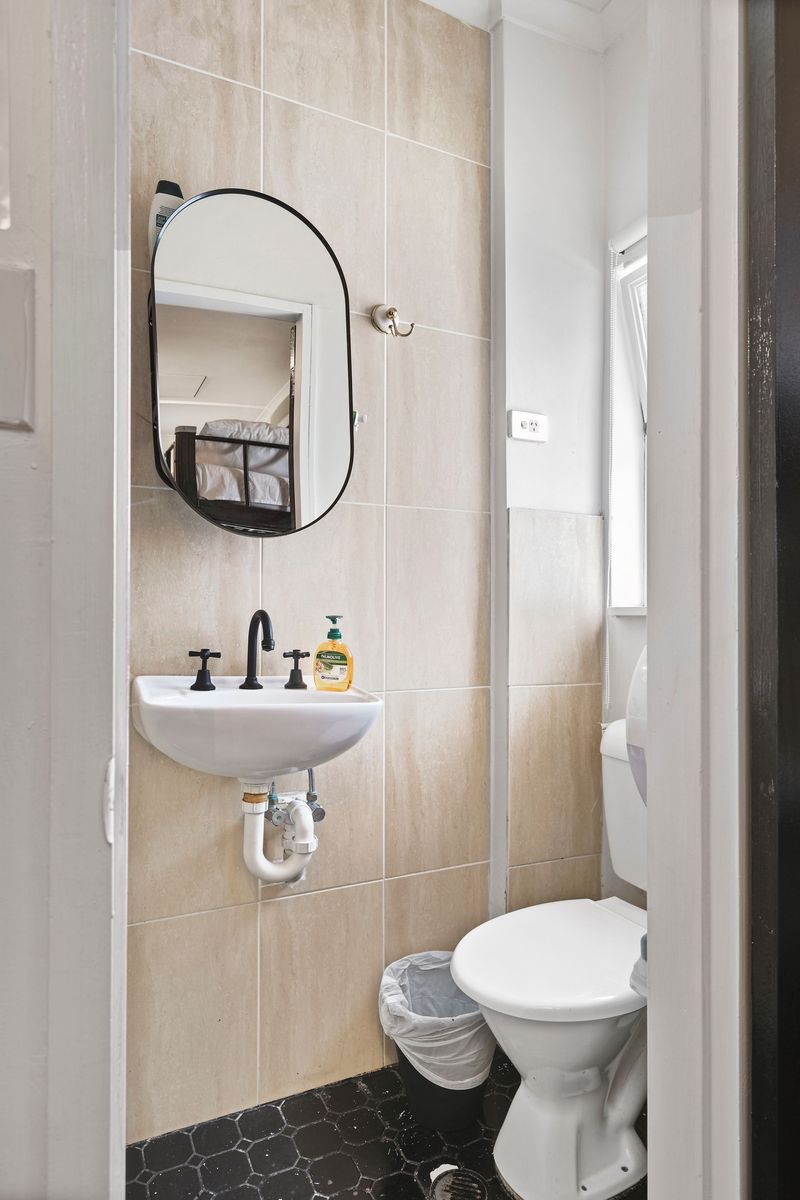 Azzurro Pod Hotel Central Sydney - Image 4