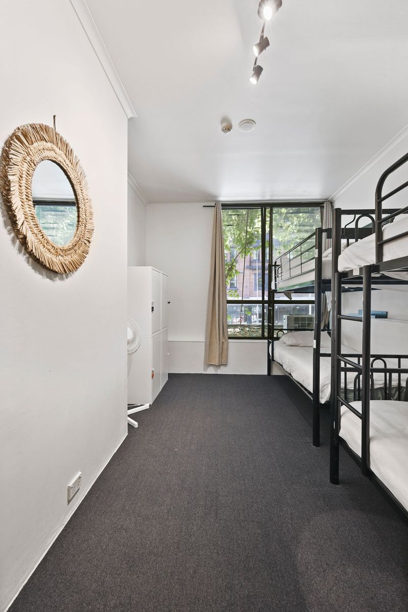 Azzurro Pod Hotel Central Sydney - Image 9