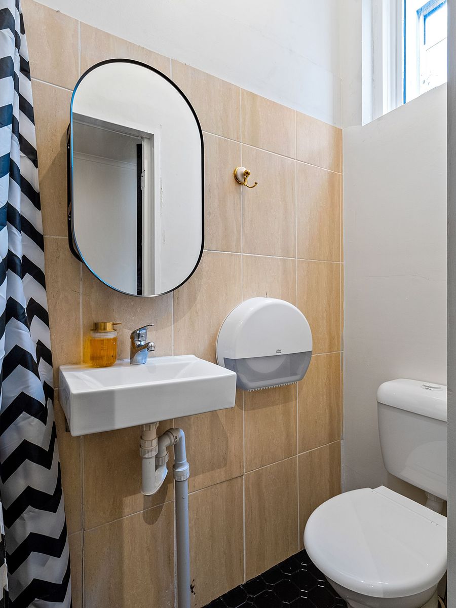 Azzurro Pod Hotel Central Sydney - Image 2